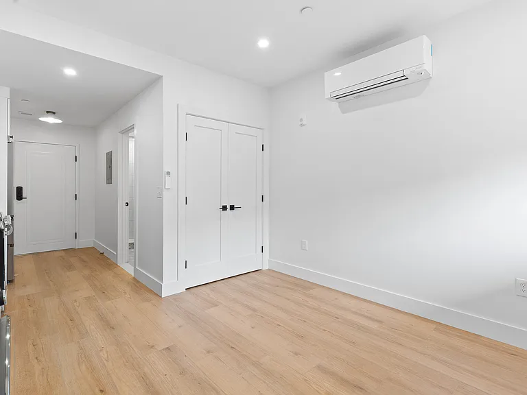 113 Ives Street — Photo 41