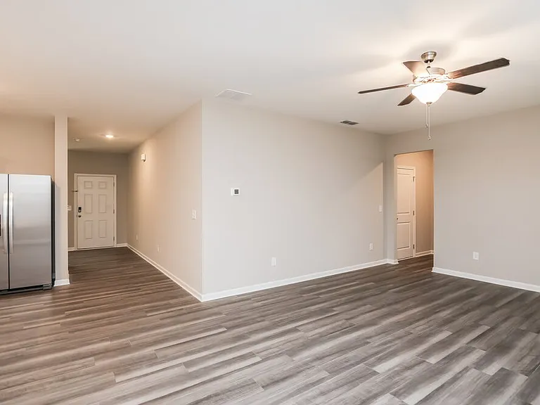 265 Pond Ct — Photo 4