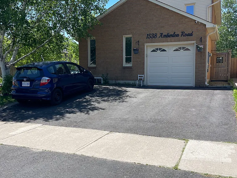 1538 Amberlea Rd — Photo 2