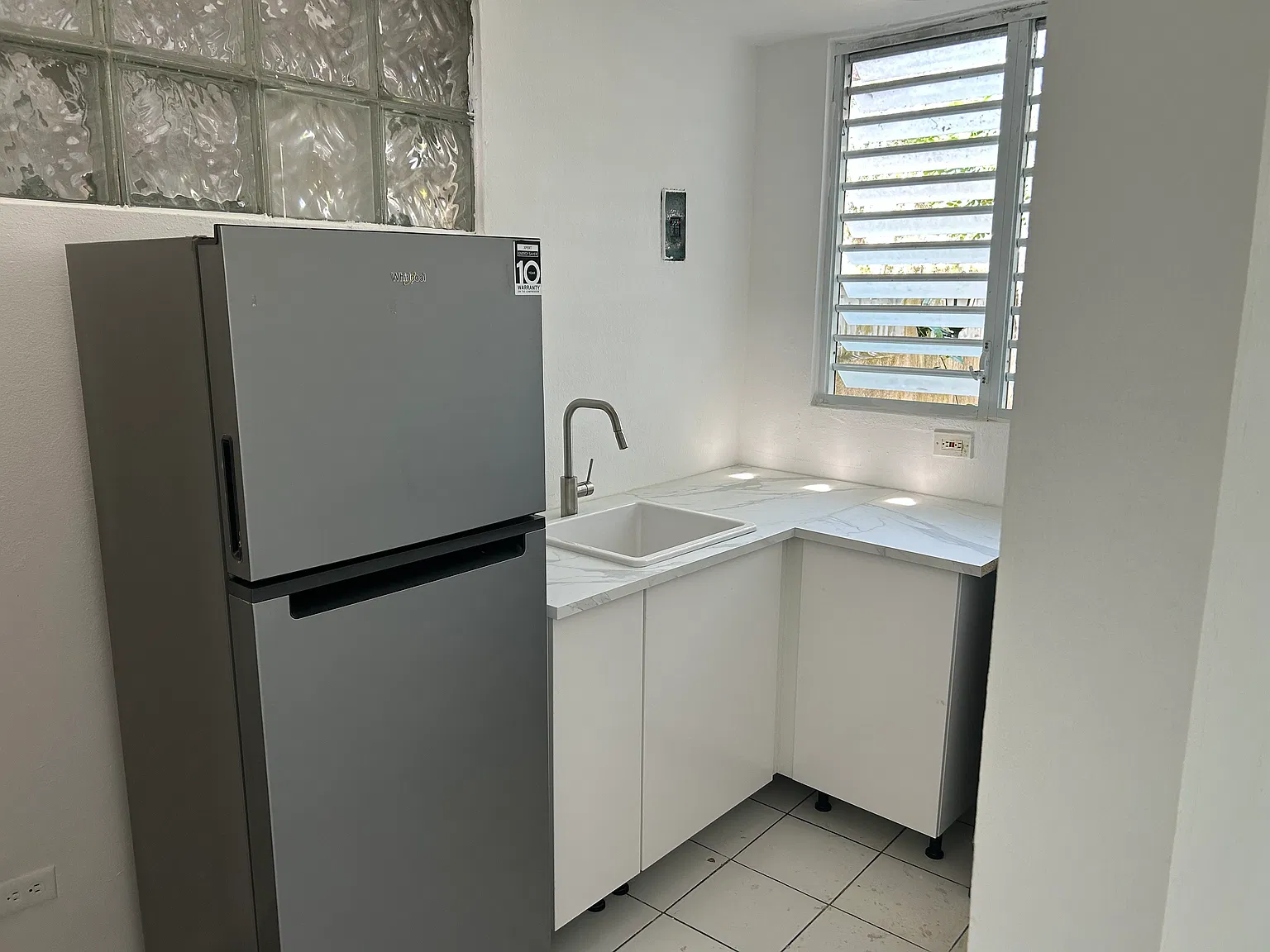 1 bed, $1,000 — Photo 4