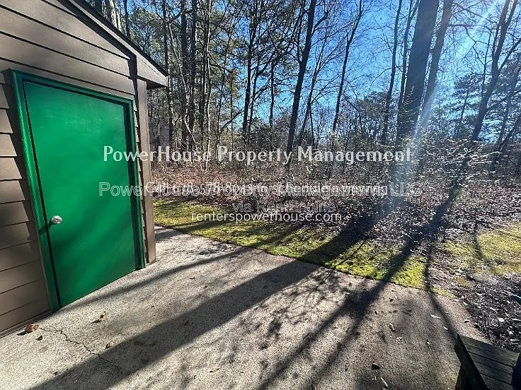 502 Oakwood Ct — Photo 28
