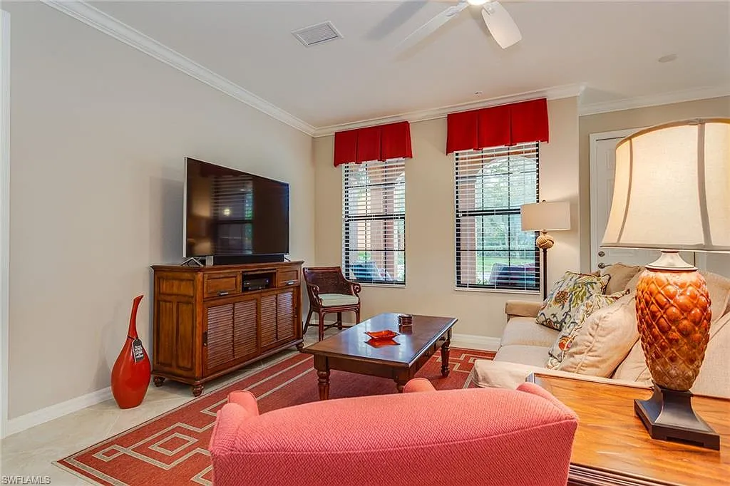 2 bed, 2.0 bath, 1227 sqft, $6,500 — Photo 4