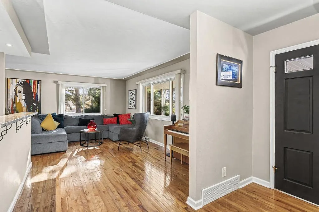 19 Dale Pl — Photo 4