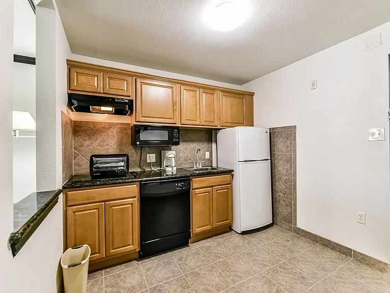 1025 Swanson St — Photo 136