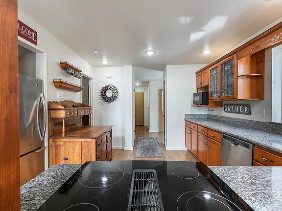 5th image of 4260 Lake Dr