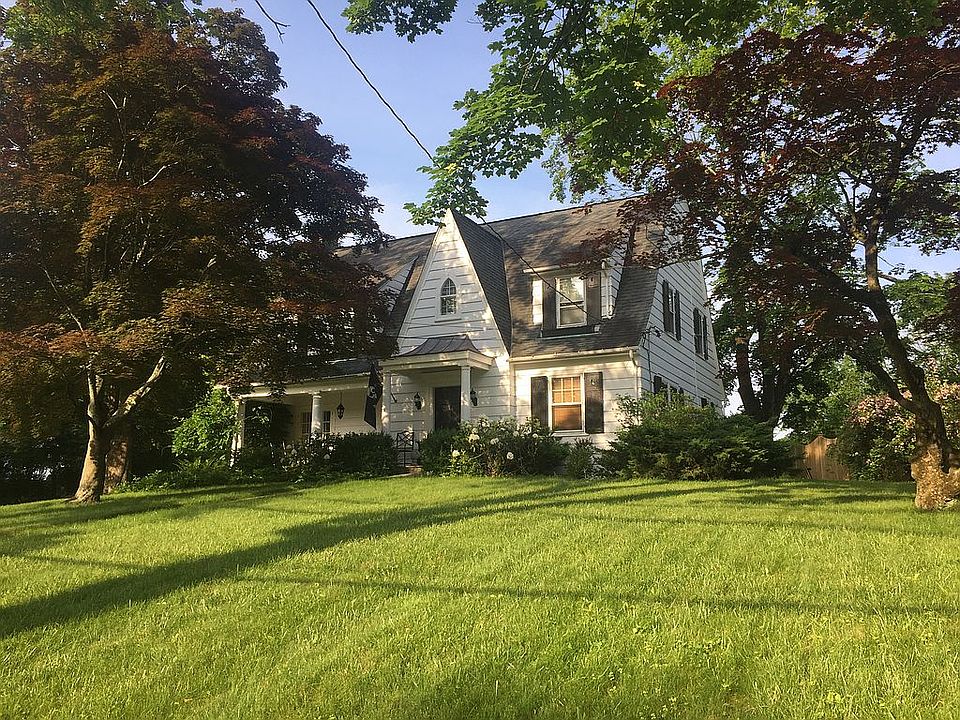 1st image of 60 Clark St