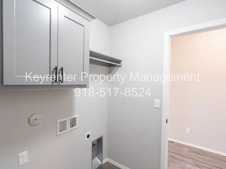 6800 S 20th St — Photo 12