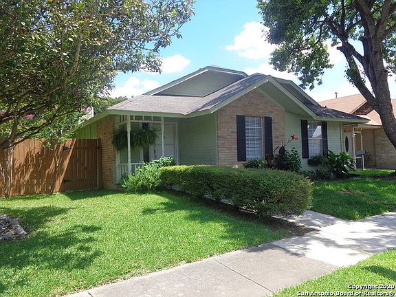 2nd image of 720 Meadow Arbor Ln