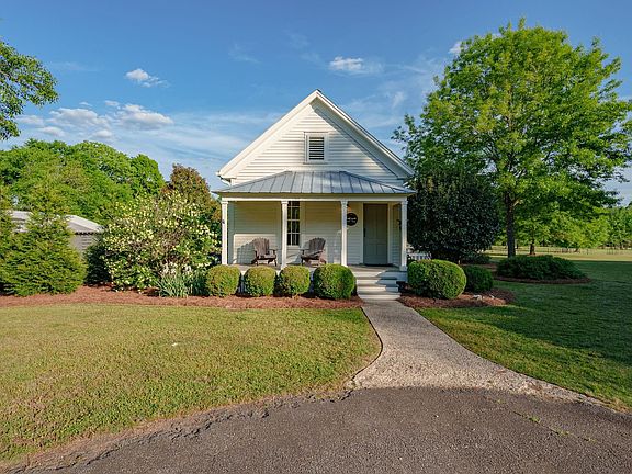 3rd image of 235 Glades Rd