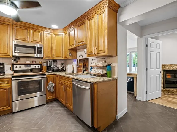 139 Eastwood Dr, Newport News, VA 23602