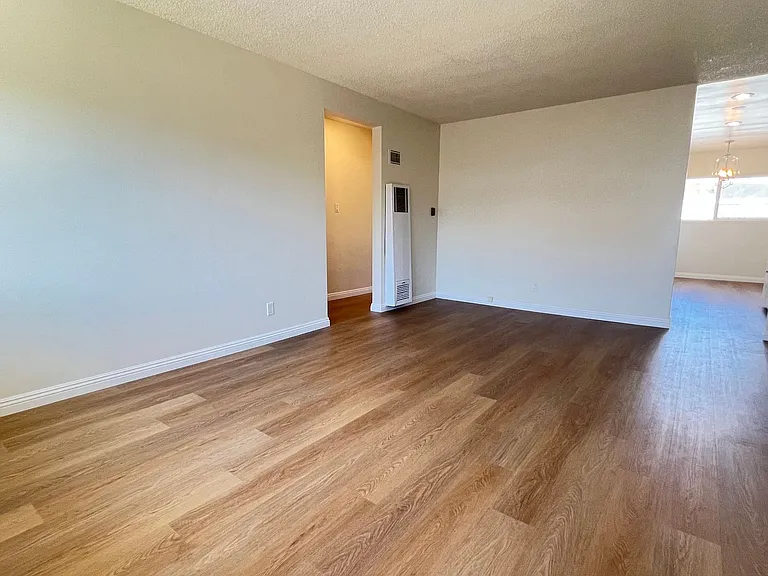 25326 Oak St — Photo 9