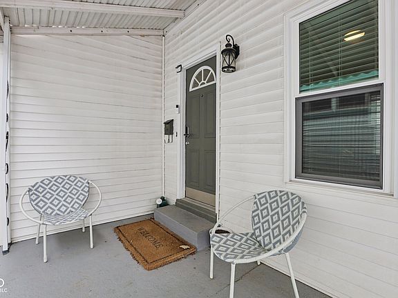 4th image of 1441 S New Jersey St