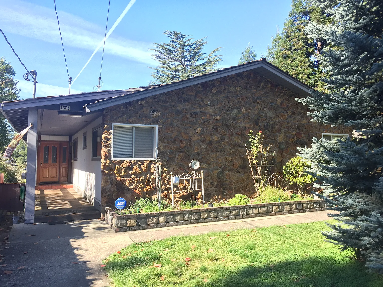 17815 Almond Rd photo 1
