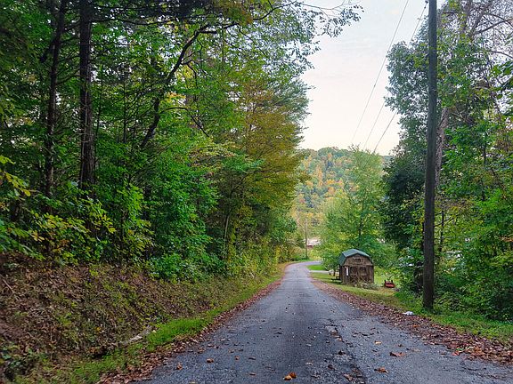 4th image of Williams Dr