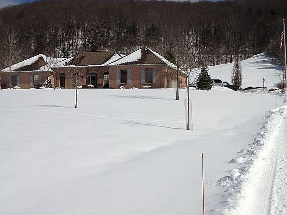 700’ private driveway