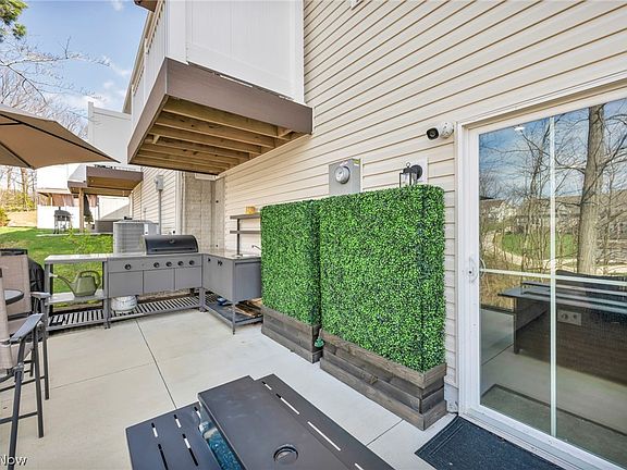 3rd image of 7366 Hillshire Dr