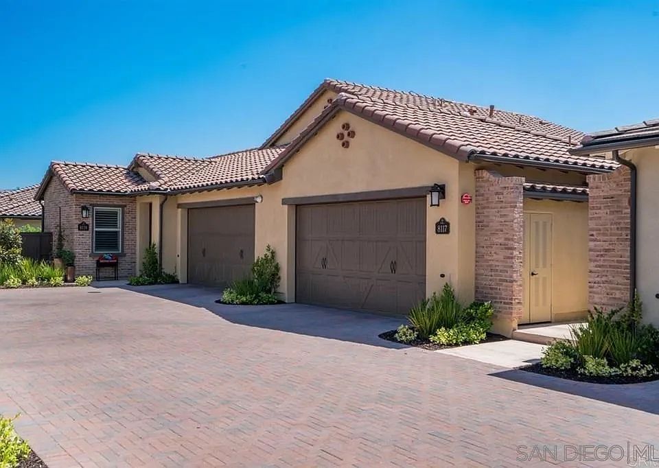 1st image of 8117 Auberge Cir