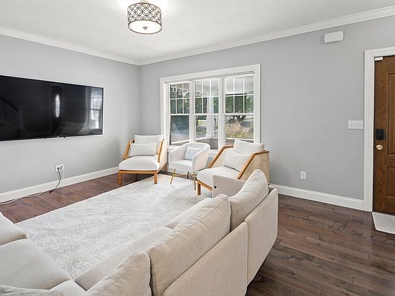 4th image of 104 Center St #104