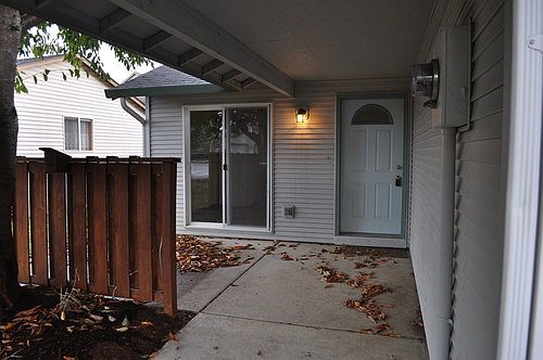 2nd image of 718B SE 135th Ct