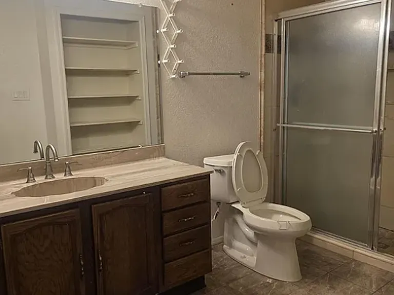 2409 E Jensen St — Photo 10