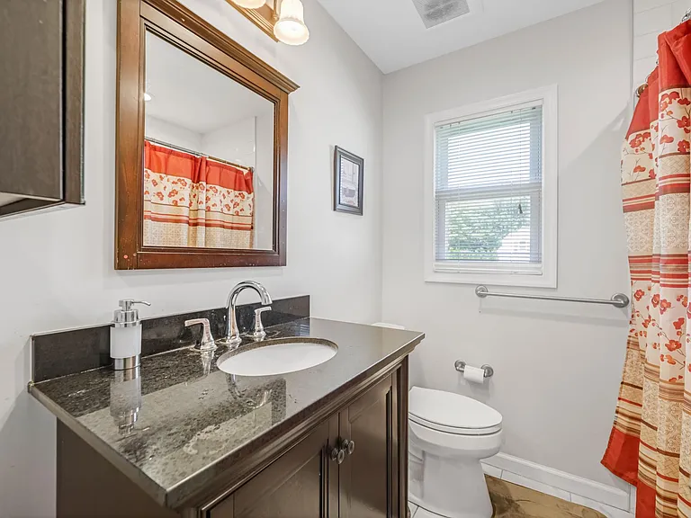 122 Village Cir W — Photo 15