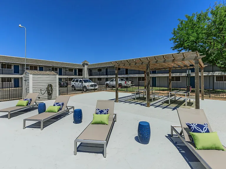 Oak Creek Apartments — Photo 30