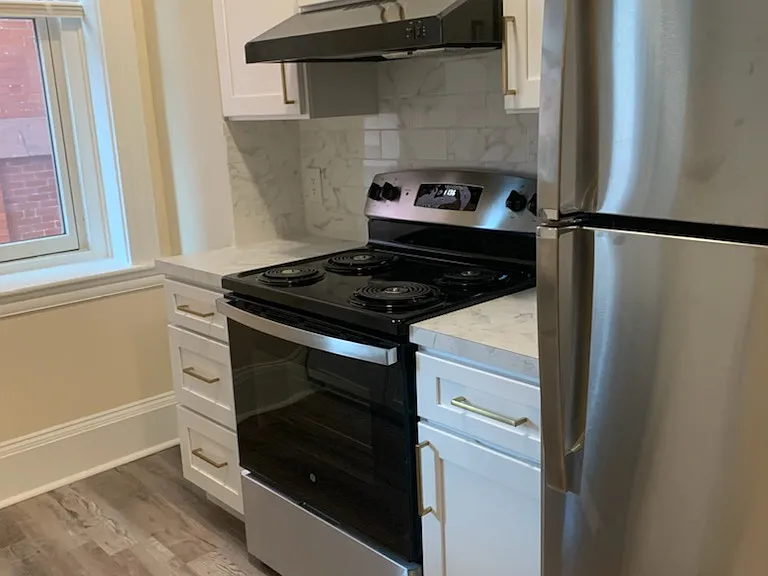 Huntington Apartments — Photo 18