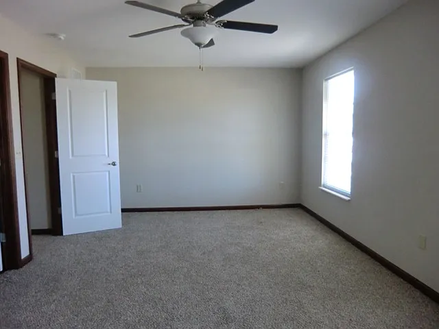 1419 Village Circle Dr — Photo 7