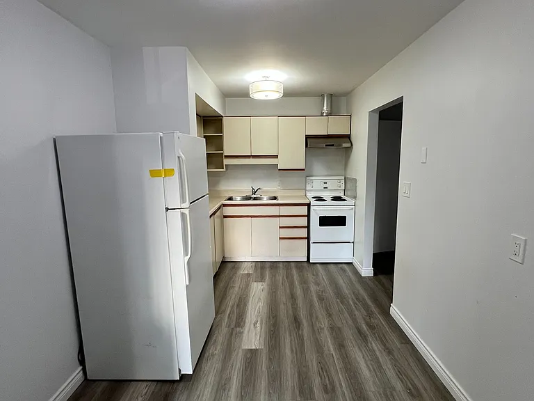 24 Eddy Ave #D — Photo 8