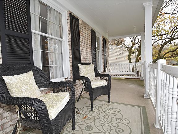 3rd image of 928 Cork Dr