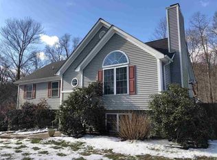 4 Vincent Ln, Wallkill, NY 12589