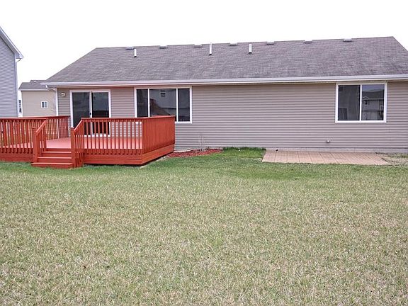 3rd image of 208 Walnut Dr NW