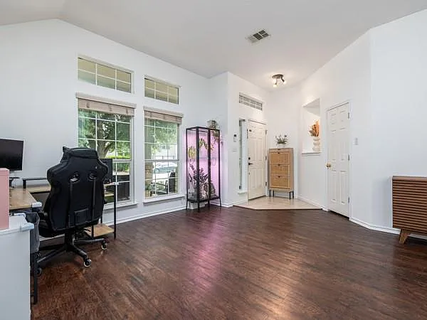 536 W Metcalfe St — Photo 6
