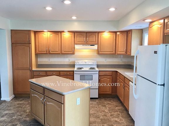 2nd image of 739 Westledge Dr