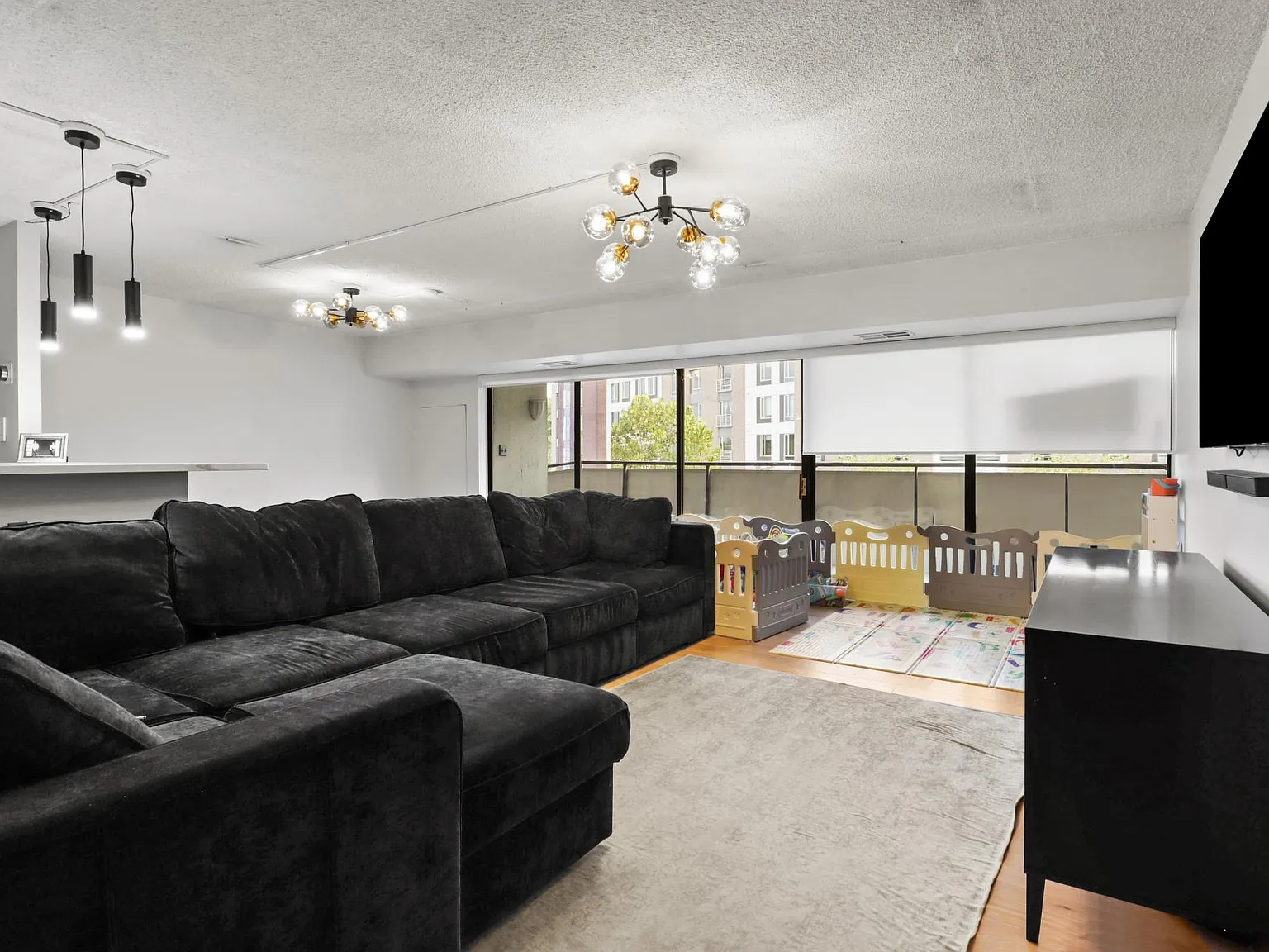 2 bed, 1239 sqft, $2,600 — Photo 3