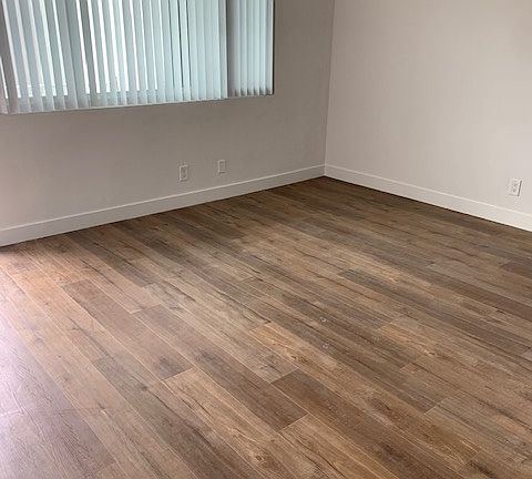 4th image of 4132 Grand View Blvd