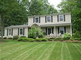 253 Chatham Dr, Aurora, OH
