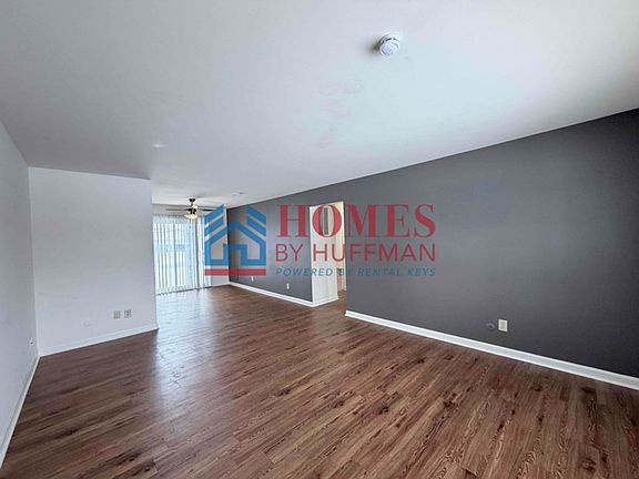 2nd image of 2941-2947 Ravenswood Dr #2941