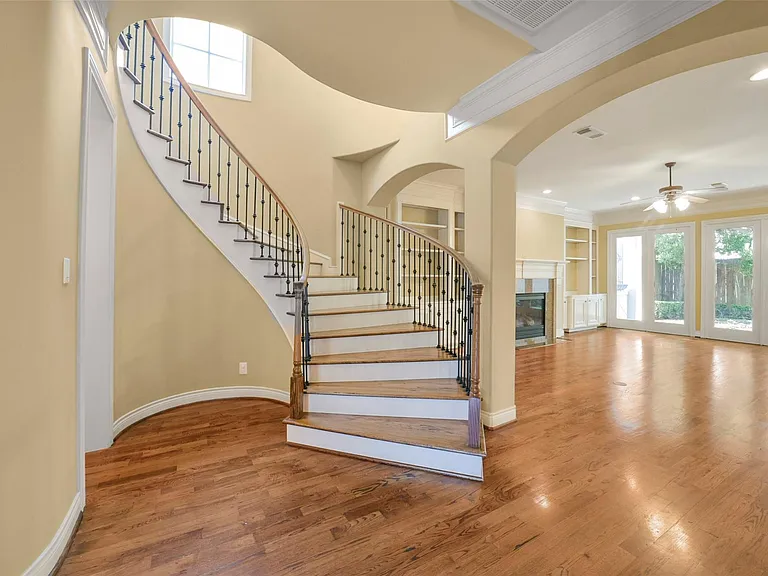 2307 Sheridan St — Photo 25