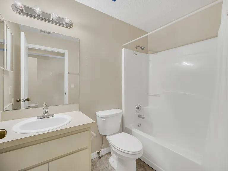 2628 Legend Ct #2628 — Photo 16