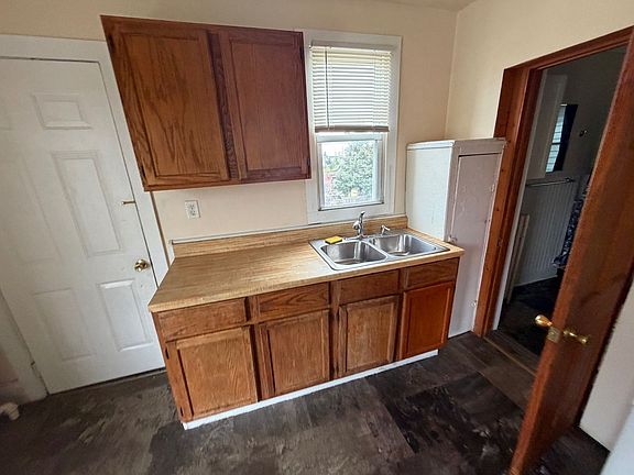 3rd image of 454 N 28th St #454B