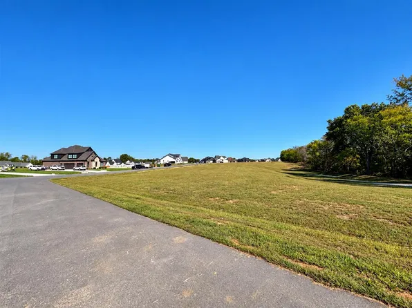 9254 Hermitage Ln, Bowling Green, KY 42104