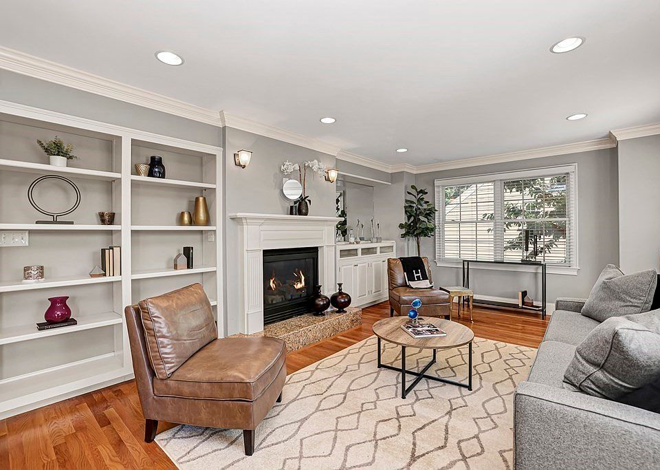 1st image of 39 Bynner St #39