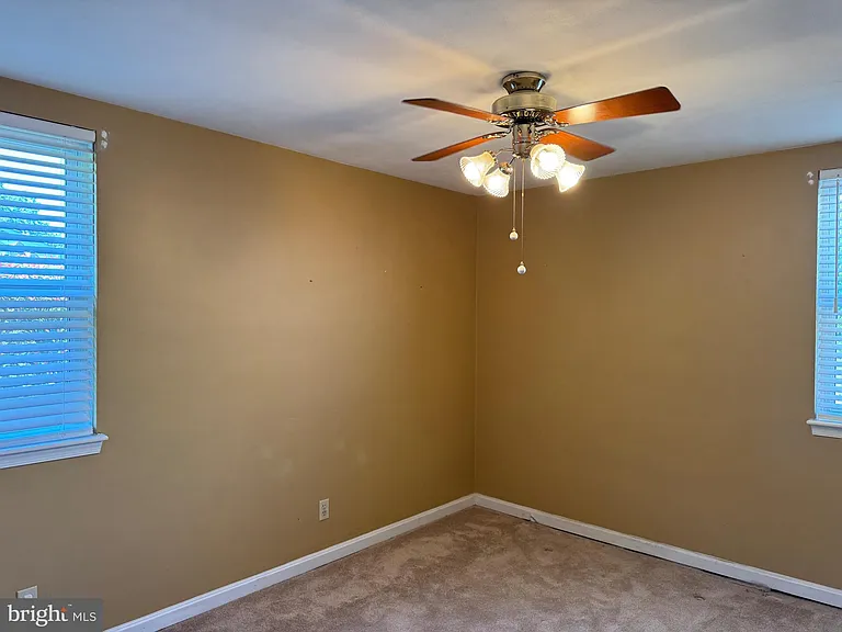 2906 Breezy Ter — Photo 66