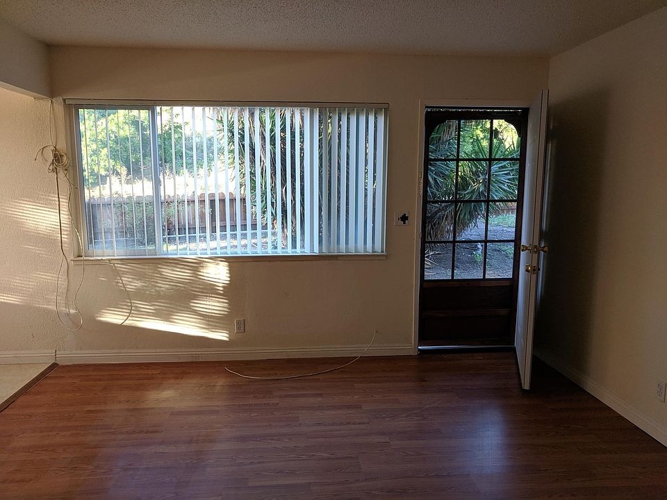 Entrance/Living Room