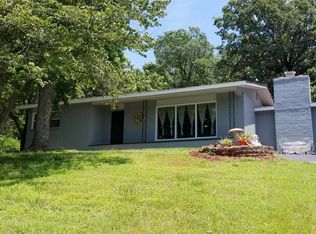 607 N Hemphill St, Crane, MO 65633
