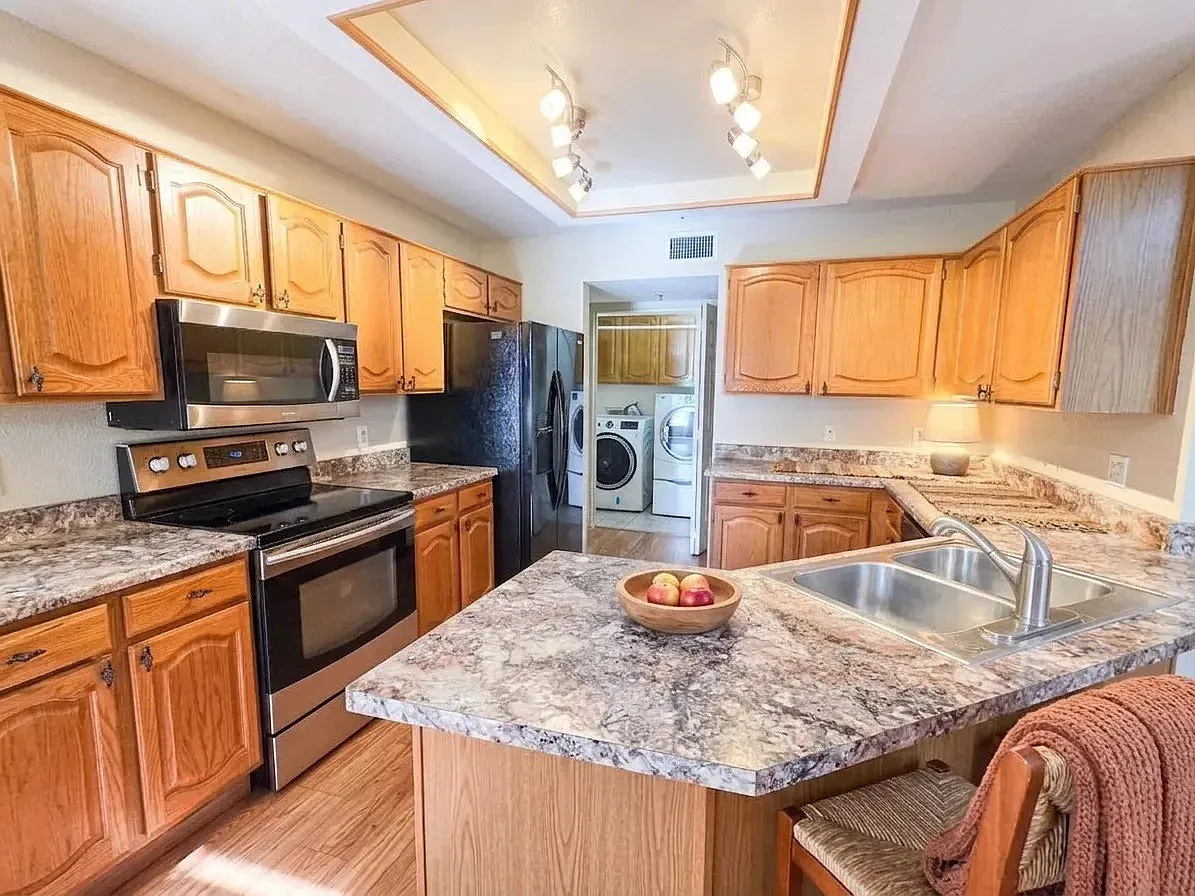 9276 East Sutton Drive — Photo 3
