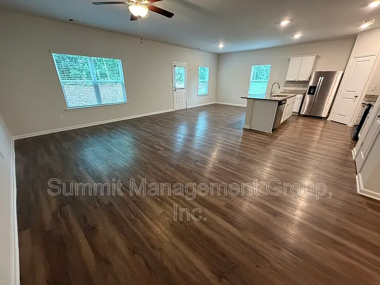 219 Limestone Cir — Photo 4