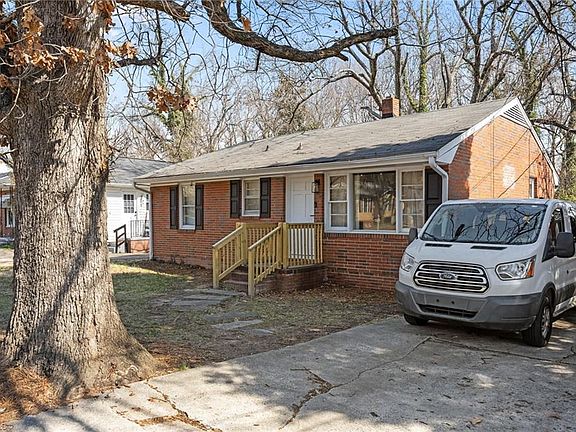 5th image of 916 Forrest St