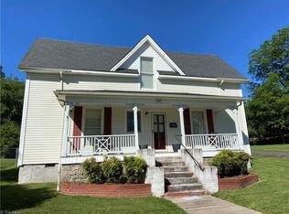 302 Spring St, Mount Airy, NC 27030